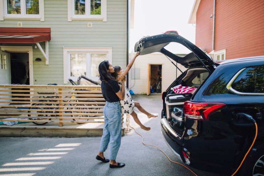 Electric vehicle owners could earn thousands by supporting power grid