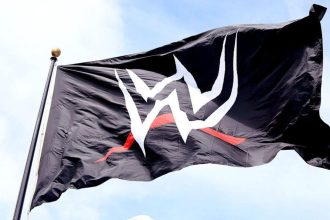 Former WWE star confronts man who assaulted her at WrestleCon