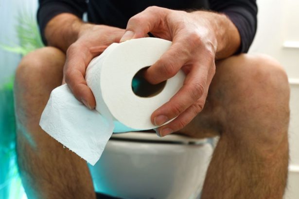 How Long Poop Stays in Your Body May Impact Your Health, Study Finds : ScienceAlert