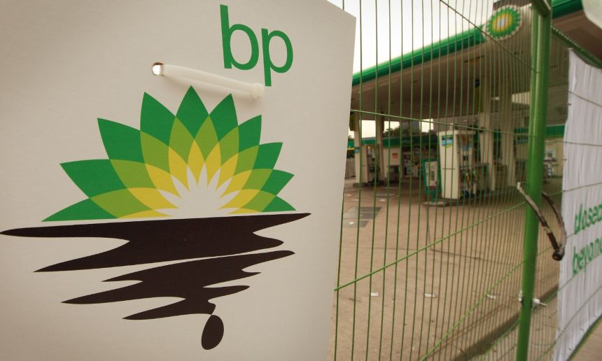 Investors Move Fight Over Fossil Fuel Dangers From the Boardroom to the Courtroom