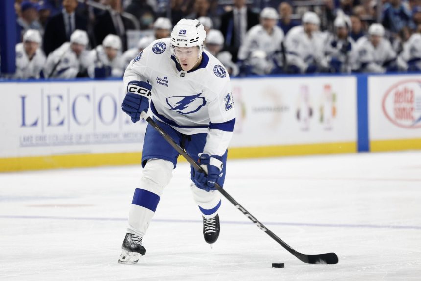 Lightning HC Jon Cooper calls for penalty box official’s head after Pontus Holmberg crashes into open door