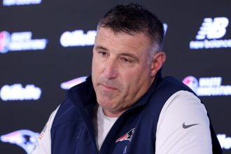Mike Vrabel Discusses Controversy Over Photos With NFL Reporter