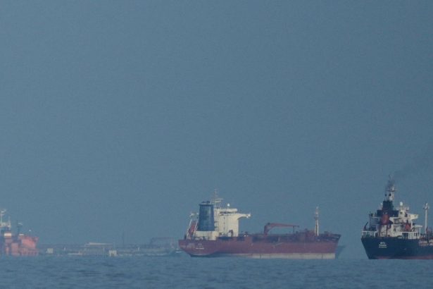 Oil Prices Rise After U.S. Says It Would Block Iranian Ports Starting Monday