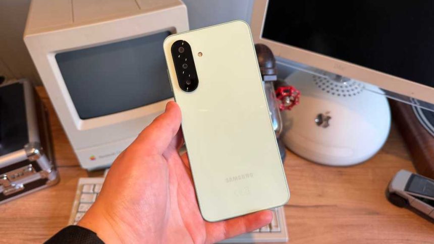 Samsung Galaxy A27 Appears on Geekbench ahead of Launch