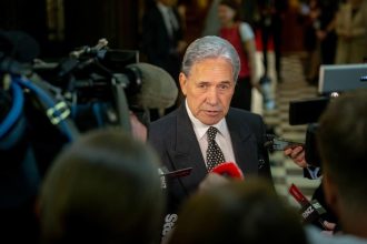 Willis says Peters ‘very confused’ over Iran war emails