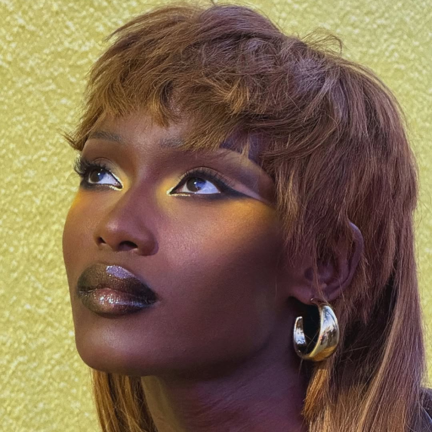 The End of “Clean Girl” Beauty? Why Messier Glam Is Taking Over