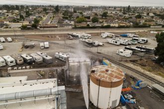 Bid to prevent catastrophe with leaking California chemical tank