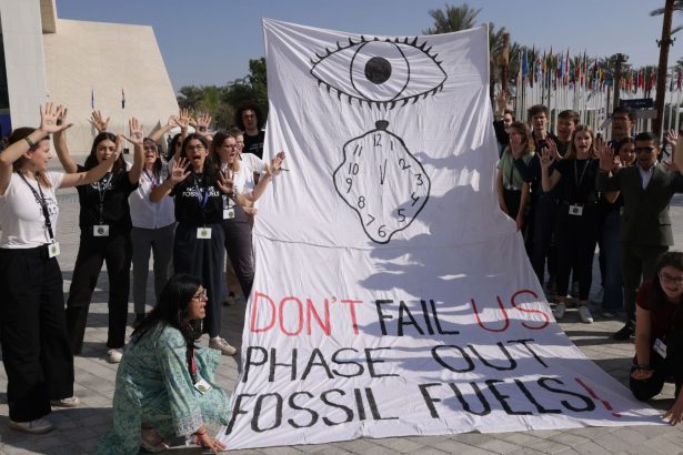 Building a Global Roadmap to Phase Out Fossil Fuels