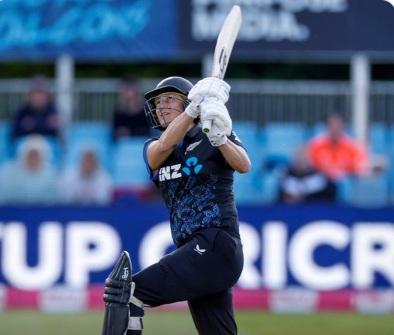England ease to T20 win over White Ferns