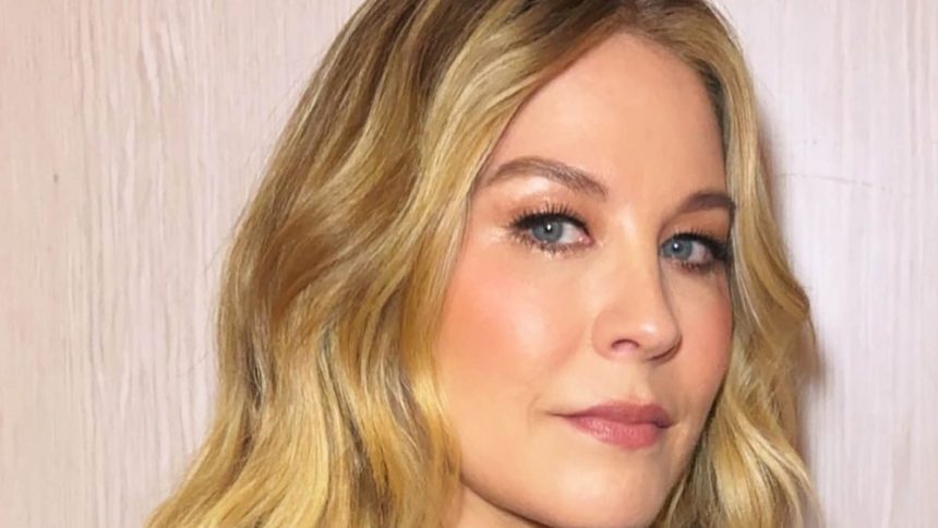 Jenna Elfman Joins Stephen Fry in Fox Drama ‘The Interrogator’