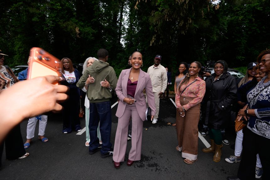 Keisha Lance Bottoms’ lead is making some Georgia Democrats uneasy