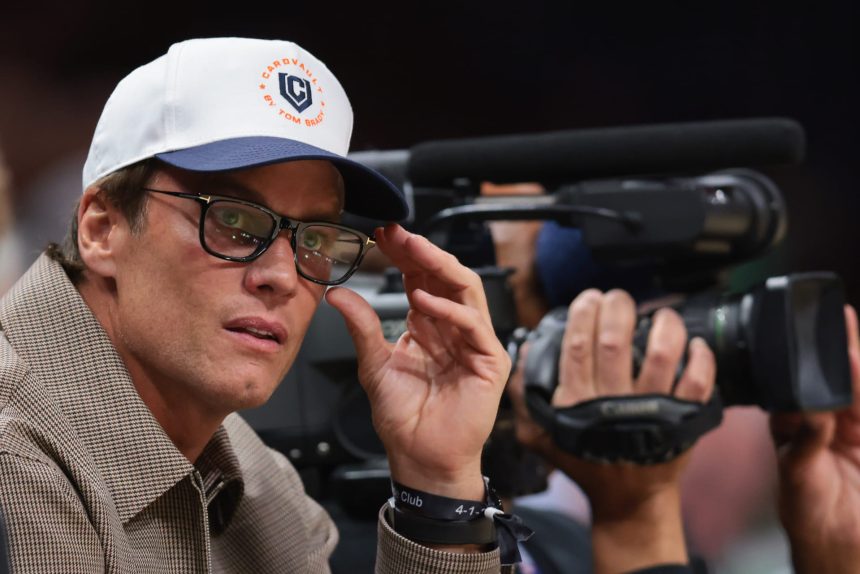 NFL fans brutally mock Tom Brady’s “gross” outfit while walking the Gucci runway