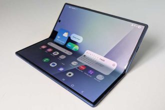 Samsung Galaxy Z Fold Wide Dummy Unit Leaks