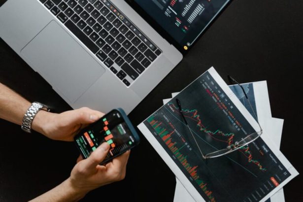 Snowflake (SNOW) Soars 36% as AI Propels Q1 Earnings