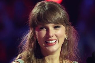 Taylor Swift Spotted With Her Parents, Brother Austin in NYC