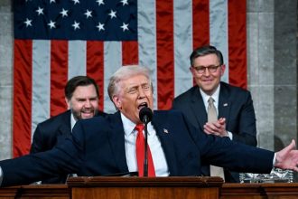 Trump signs order to create retirement plans for workers who lack them