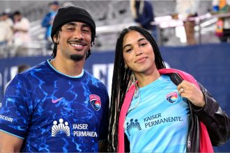 [WATCH] Jordan Love’s wife Ronika Stone channels inner groovy dancer to show off growing baby belly as due date nears 