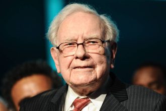 Warren Buffett sends blunt message on mortgages, home financing
