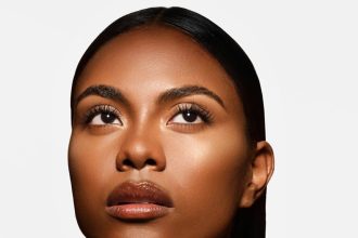 Best Dewy Foundation For Oily Skin That Won’t Look Greasy