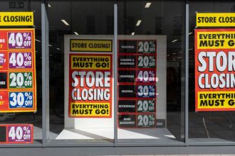 102-year-old fashion giant faces 400 store closures
