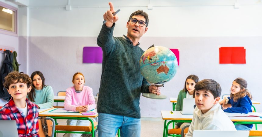 21 Meaningful Middle School Social Studies Topics and Activities