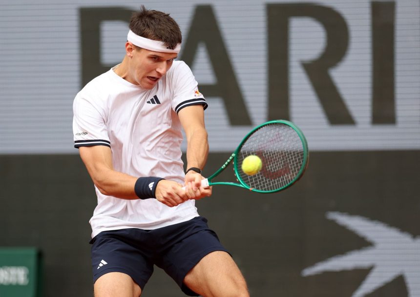 Andre Agassi sparks controversy with controversial ‘mental coach’ comment on Jakub Mensik at French Open