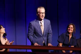 Bill Maher Hailed as ‘Ultimate Contrarian’ at Mark Twain Prize