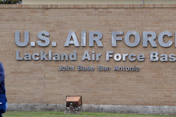Flu Breaks Out Among Troops In Texas After Vaccine Optional: Reports