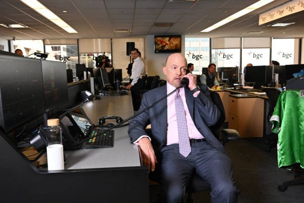 Jim Cramer sends a stern message to SpaceX buyers