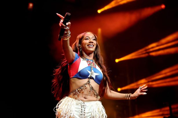 “She using Nicki print” – Internet reacts to BIA reposting The White House’s video featuring her song “WE ON GO” 