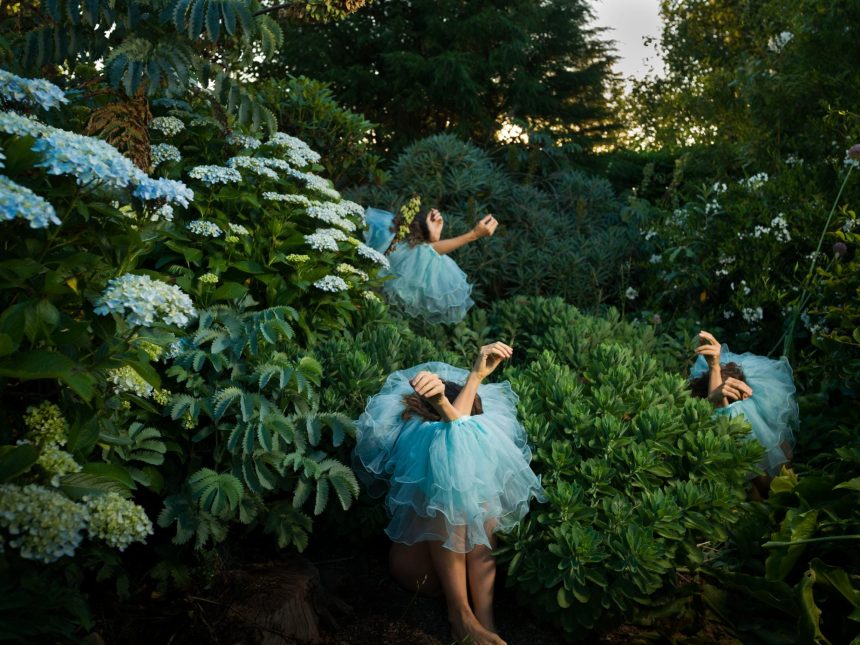 Tamara Dean Blurs the Boundary Between Bodies and Natural Landscapes — Colossal