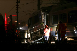 Too early to say why Wellington train crashed – investigators