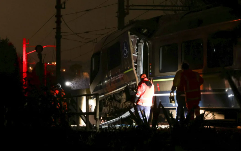 Too early to say why Wellington train crashed – investigators