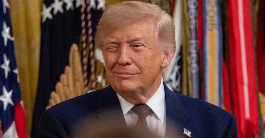 Trump Claims NY Cop ‘Thanked’ Him for Saving Marriage in ‘Weird’ Rant