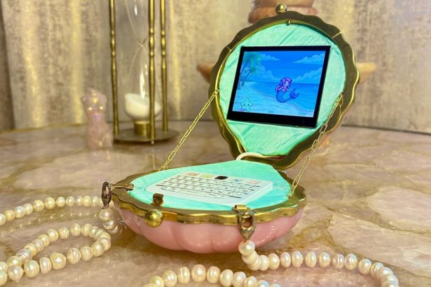 Turning your purse into a cyberdeck is the most fun way to resist big tech