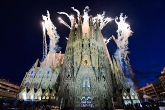With Pope’s blessing, Gaudi church reaches new heights