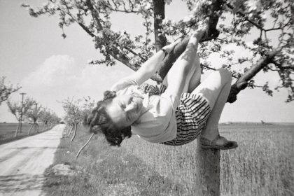 ‘Women in Trees’ Celebrates a Quirky Collection of Anonymous Snapshots — Colossal