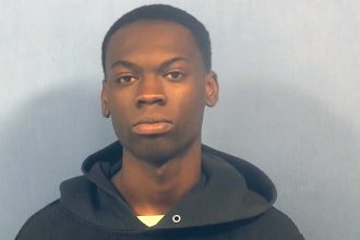 Aurora man stole SUV 12 hours after being released on auto theft charge, prosecutors say