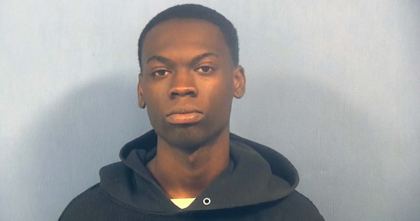 Aurora man stole SUV 12 hours after being released on auto theft charge, prosecutors say
