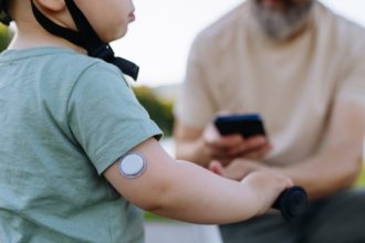Experts weigh risks, benefits of OTC glucose monitors for children