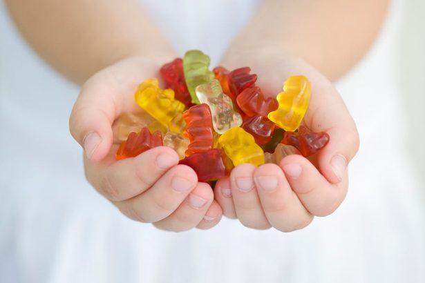 Gummies Packed With Beneficial Bacteria Can Reduce Gum Bleeding in Just 6 Weeks, Trial Finds : ScienceAlert