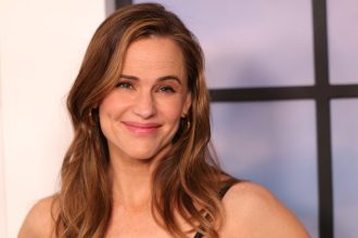 Jennifer Garner’s Rich-Looking Jeans Are Chic Year After Year
