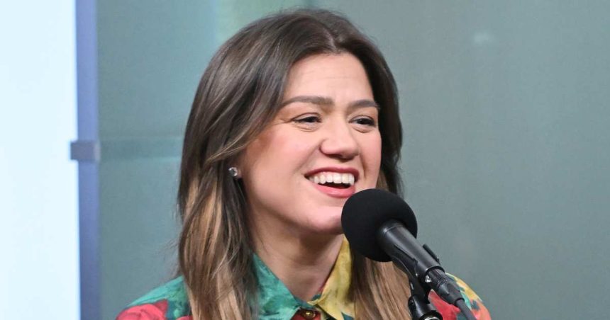 Kelly Clarkson Jokes About NBC Firing After Ending Show