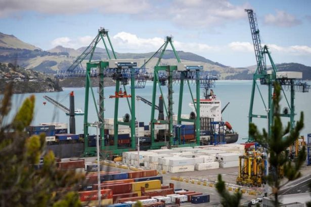 Meeting about Lyttelton Port takeover bid tonight as decision looms