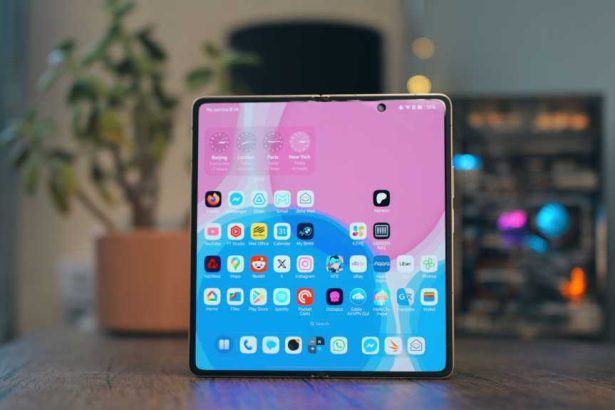 The Ultimate Foldable… Almost – Tech Advisor