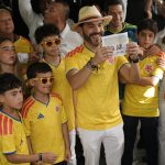 The populist trick that turned a soccer shirt into a campaign uniform
