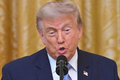 Trump Mocked Over Word Flub After Joking About Running for Third Term