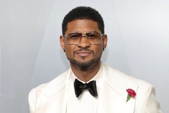 Usher Boots Fan off Stage After Rejecting Seductive Dance