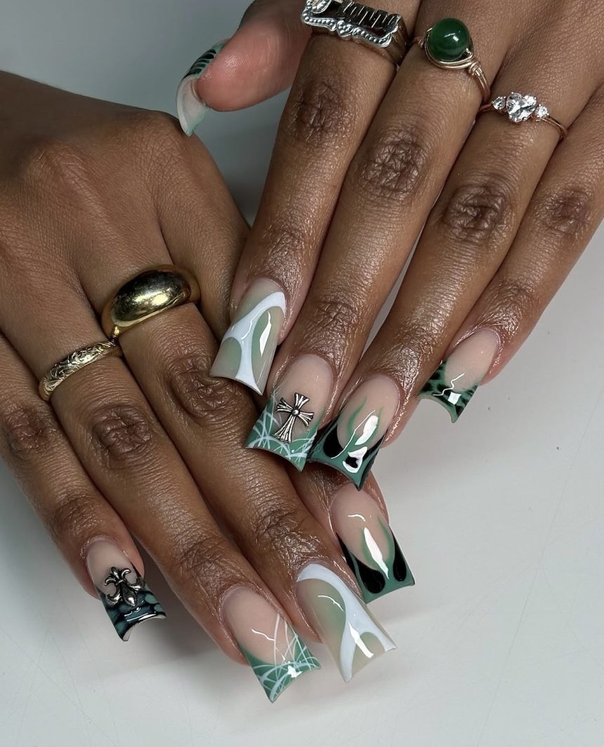10 Bold Duck Nails to Wear This Summer