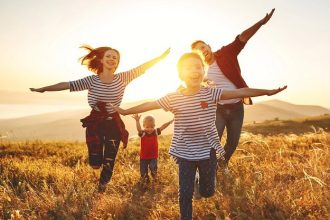 83 Funny Family Quotes: Relatable and Hilarious Humor